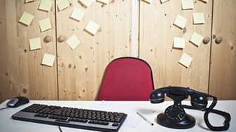 Pourquoi applique-t-on de manière préférentielle le taux horaire réel pour la déduction des absences ?